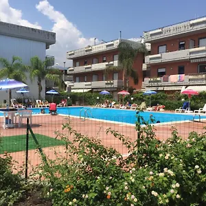 taormina-mare-piscina-fondachello.sicilyhotelsitaly.net/